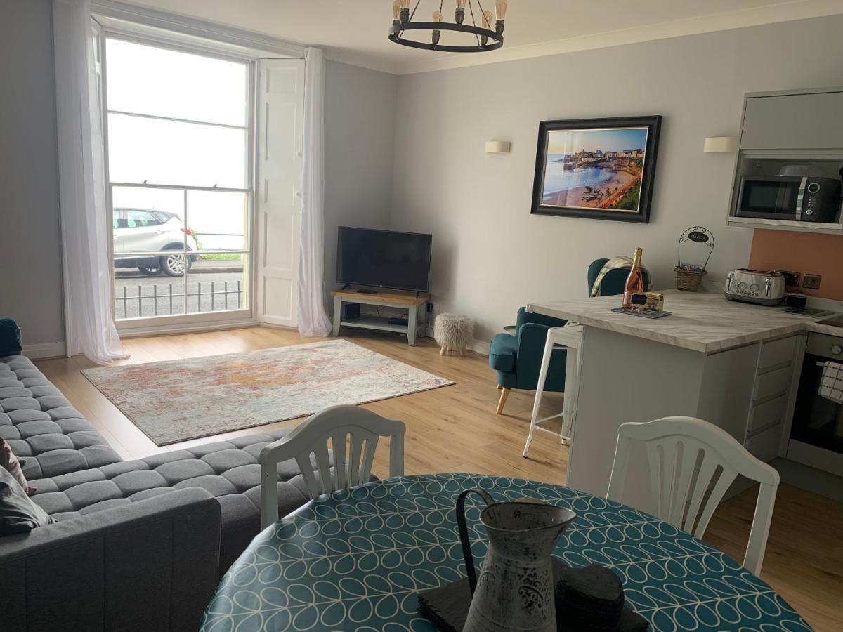 Beautiful Flat With Harbour Views Тенби Экстерьер фото