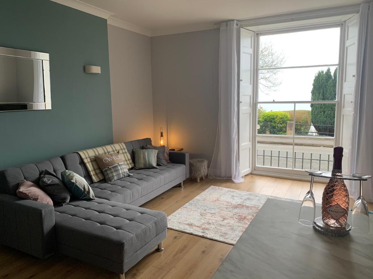 Beautiful Flat With Harbour Views Тенби Экстерьер фото